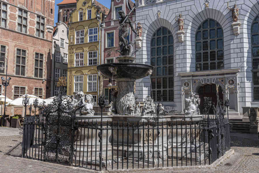 Polonia - Gdansk 022 - fuente de Neptuno.jpg